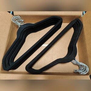 Black Velvet Hangers, 24 Count